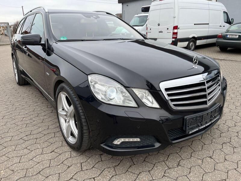 Schwarz Gebraucht 2010 Mercedes E250 Avantgarde Kombi | 6.950 € (Fairer Preis) - Bild 1/4