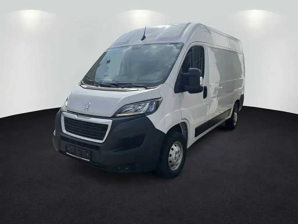 Gebraucht Peugeot Boxer 120 PS (88 kW) 2023 Weiss icy Van