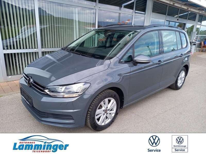 Delfingrau metallic Gebraucht 2024 VW Touran Comfortline Van / Kleinbus | 30.990 € (Guter Preis) - Bild 1/4