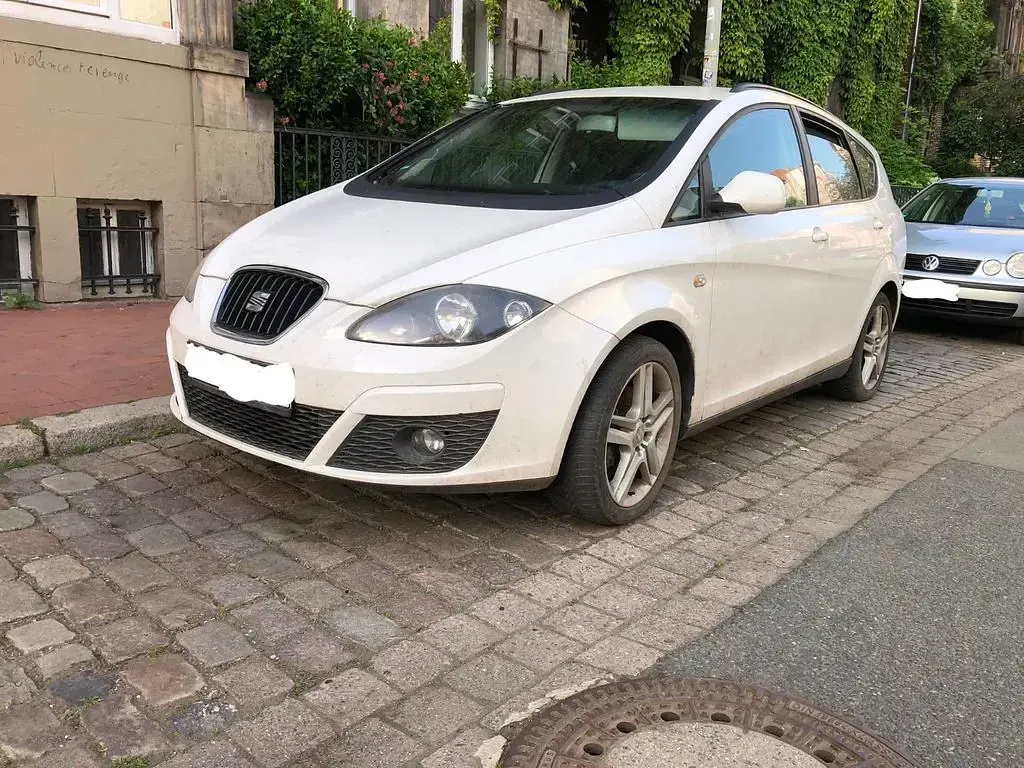 Occasion Seat Altea 105 ch (77 kW) 2012 Blanc Monospace