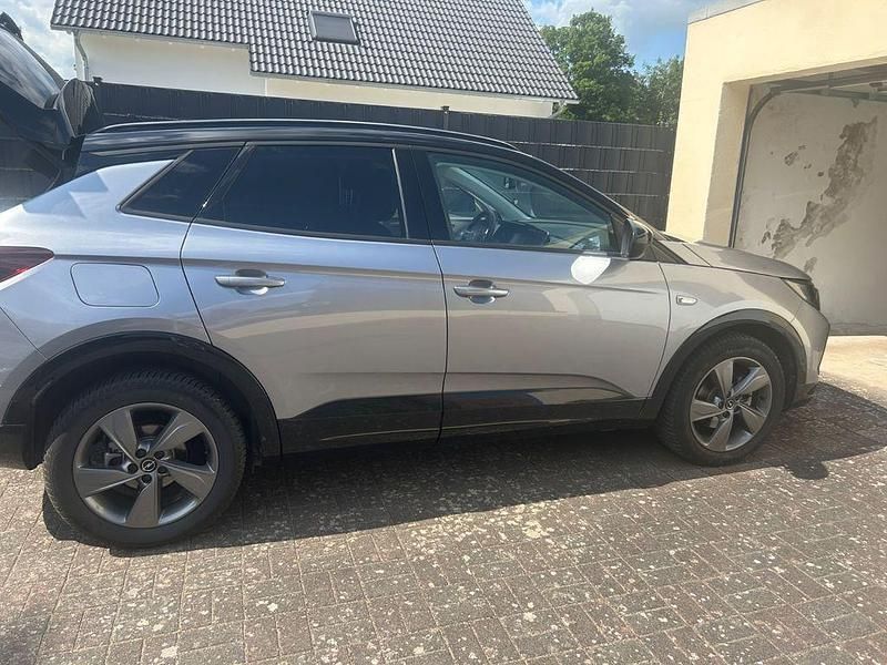 Silber Gebraucht 2022 Opel Grandland X GS Line SUV | 22.999 € (Guter Preis) - Bild 1/4