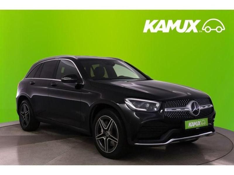Obsidianschwarz metalliclack Gebraucht 2020 Mercedes GLC300 AMG line SUV | 35.995 € (Fairer Preis) - Bild 1/3