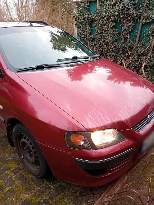 Gebraucht Mitsubishi Space Star 80 PS (58 kW) 2003 Rot Van / Kleinbus
