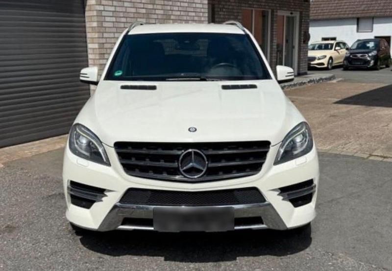 Gebraucht Mercedes ML350 258 PS (189 kW) 2012 Weiß SUV