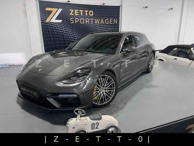 Grau Gebraucht 2017 Porsche Panamera Turbo Sport Turismo Limousine | 60.600 € (Superpreis) - Bild 1/4