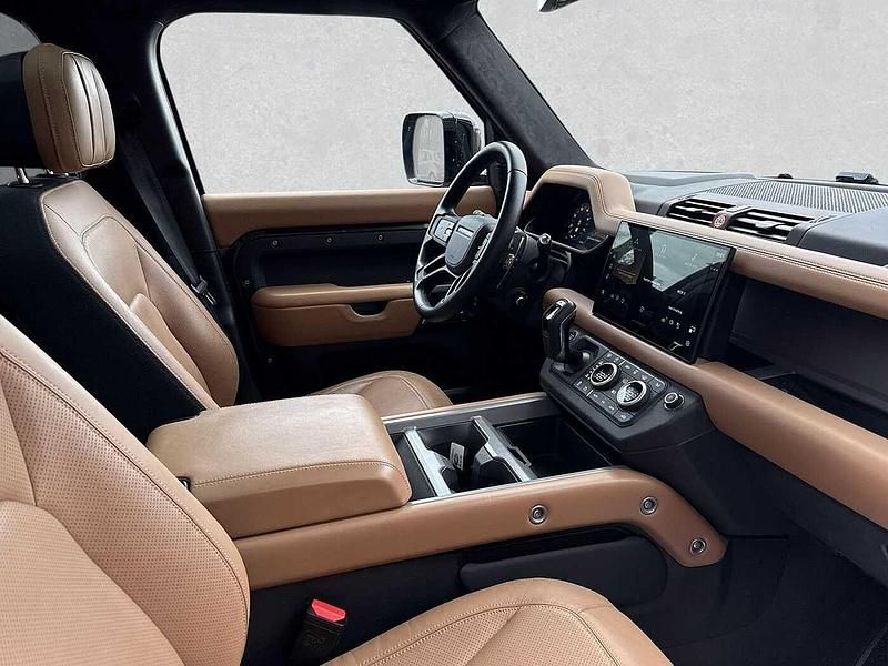 Gebraucht Land Rover Defender 506 PS (372 kW) 2024 Carpathian grey SUV