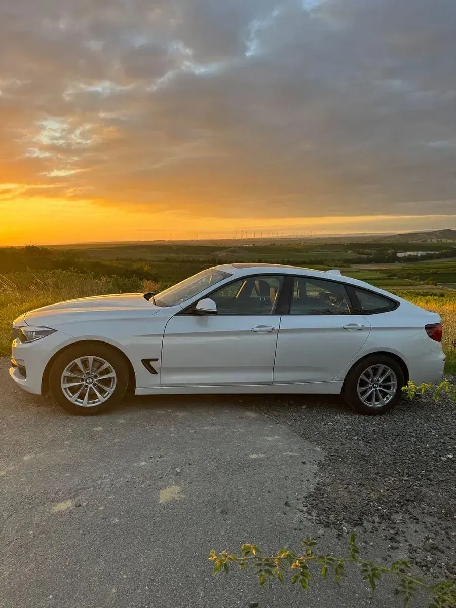 Gebraucht BMW 320 190 PS (139 kW) 2020 Weiß Limousine