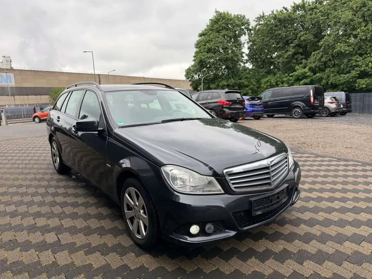 Usata Mercedes C180 120 CV (88 kW) 2012 Nero Station wagon