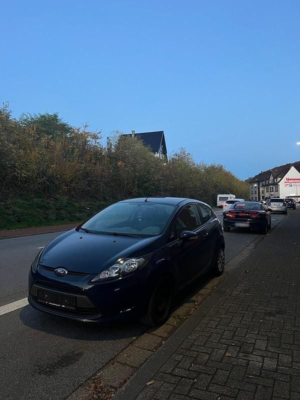 Gebraucht Ford Fiesta 60 PS (44 kW) 2009 Blau Kleinwagen