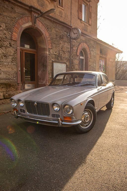 Używany Jaguar XJ6 181 KM (133 kW) 1972 Szary Sedan/Limuzyna