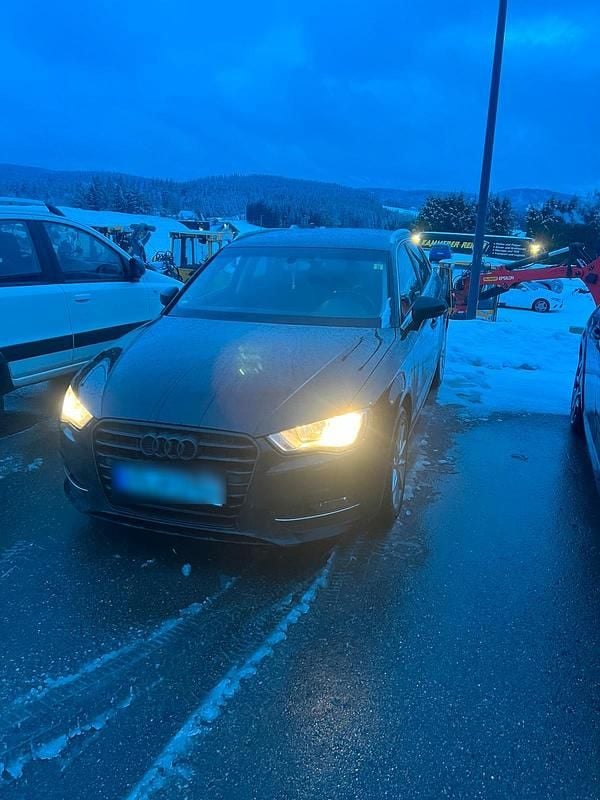 Schwarz Gebraucht 2013 Audi A3 Limousine | 9.499 € (Etwas zu teuer) - Bild 1/4