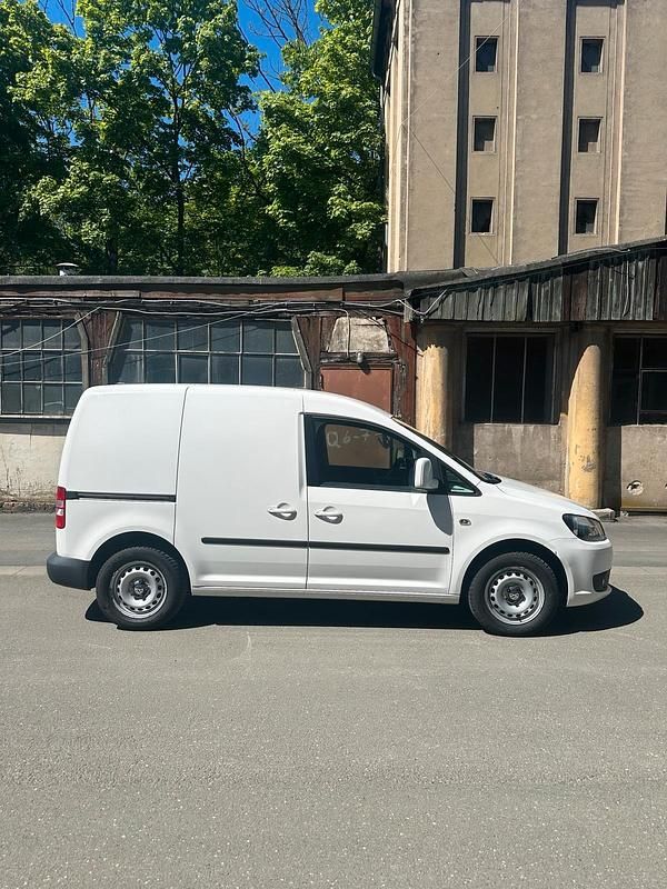 Gebraucht VW Caddy 75 PS (55 kW) 2011 Weiß Van / Kleinbus