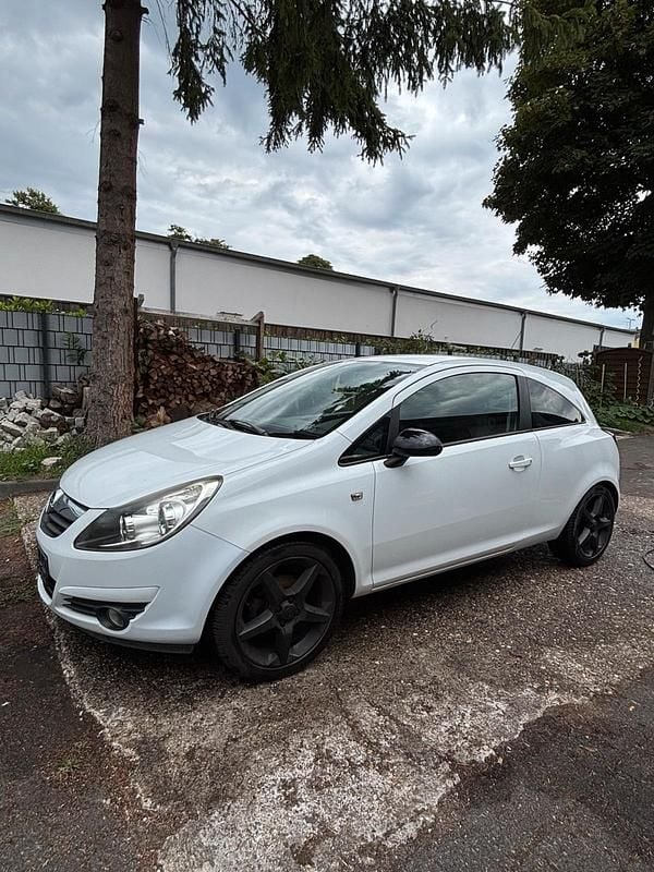 Weiß Gebraucht 2010 Opel Corsa Kleinwagen | 2.900 € (Fairer Preis) - Bild 1/4