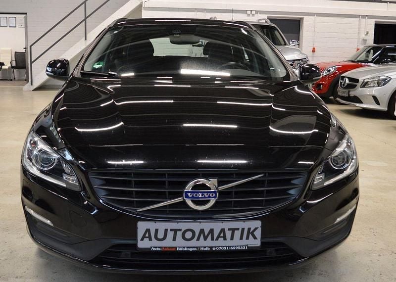 Gebraucht Volvo V60 190 PS (139 kW) 2017 Schwarz Kombi
