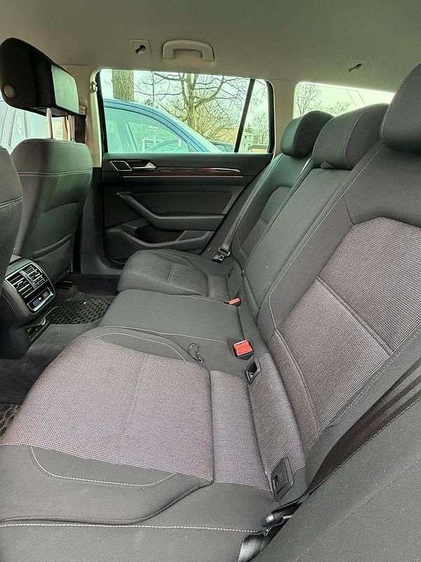 Gebraucht VW Passat 125 PS (91 kW) 2016 Blau Kombi