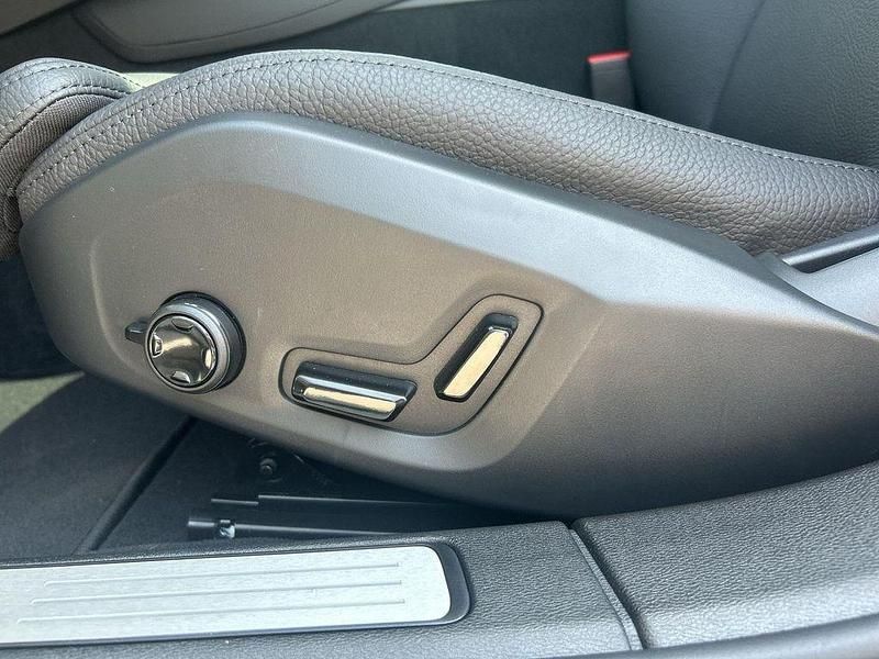 Gebraucht Volvo V60 Plus 349 PS (256 kW) 2025 Vapour grey Kombi