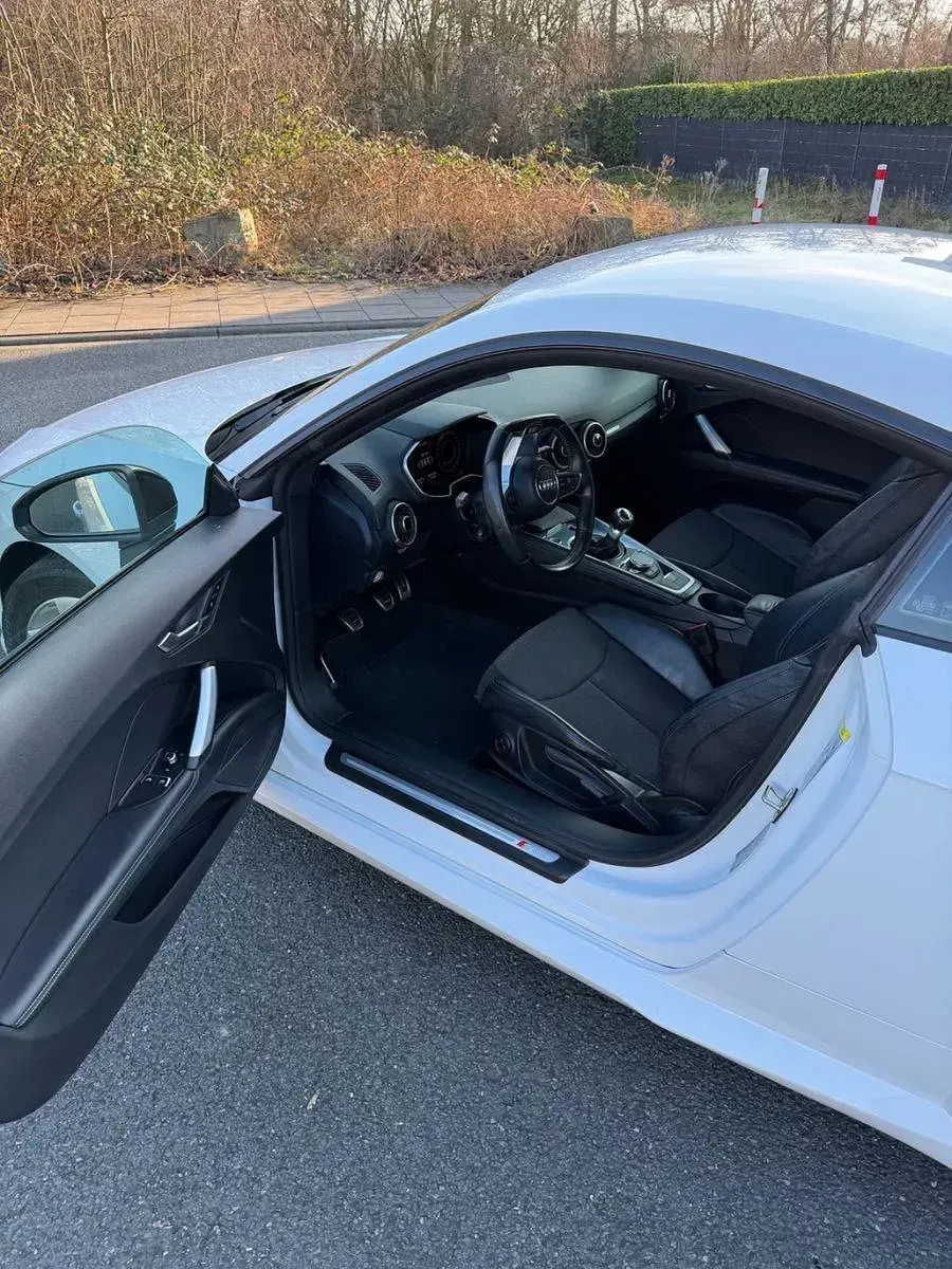 Używany Audi TT S-Line 230 KM (169 kW) 2016 Biały Coupe
