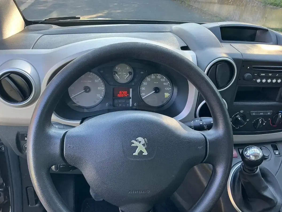 Gebraucht Peugeot TePee 120 PS (88 kW) 2016 Grau Kombi