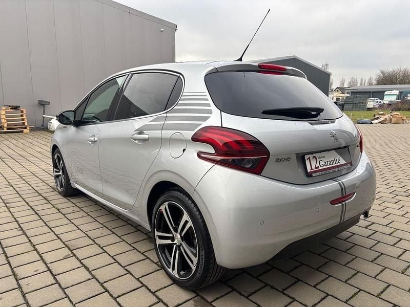 Gebraucht Peugeot 208 Allure GT-Line 110 PS (80 kW) 2016 Kleinwagen