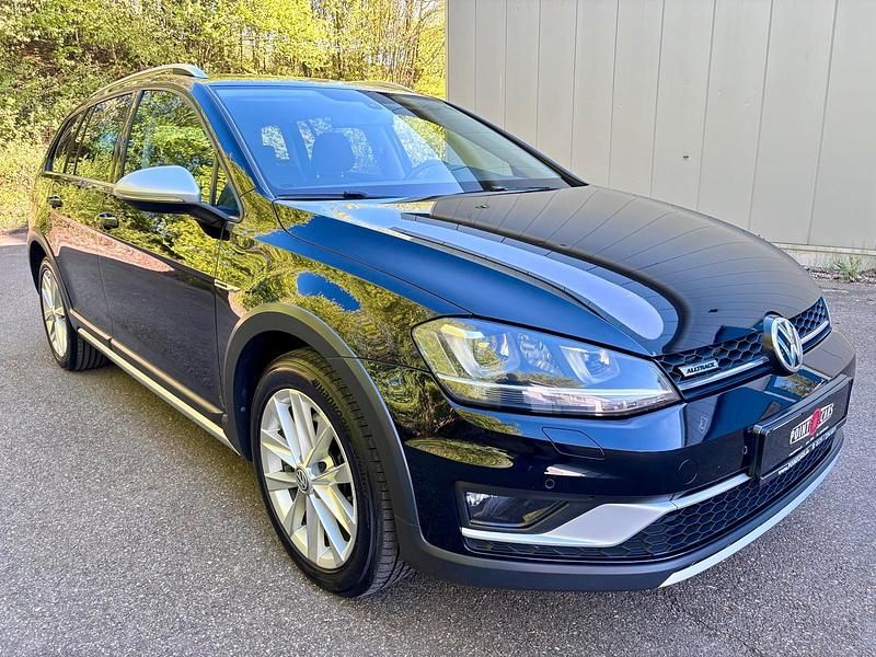 Gebraucht VW Golf Alltrack 184 PS (135 kW) 2015 Deep black perleffekt Kombi