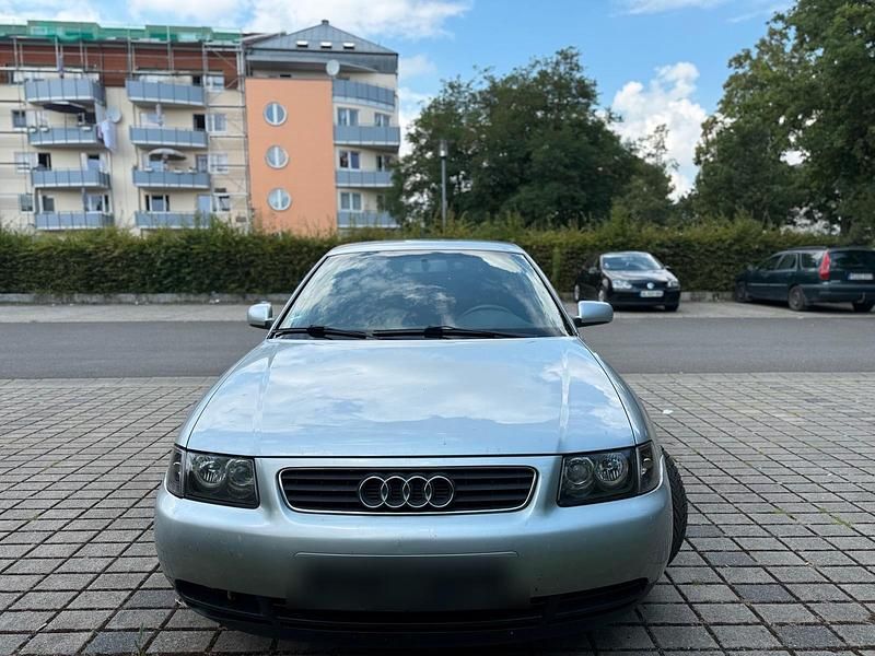 Grau Gebraucht 1999 Audi A3 Kleinwagen | 750 € (Guter Preis) - Bild 1/4
