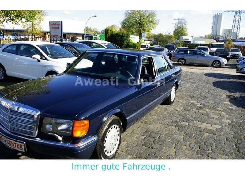 Gebraucht Mercedes 560 243 PS (178 kW) 1987 Blau Limousine