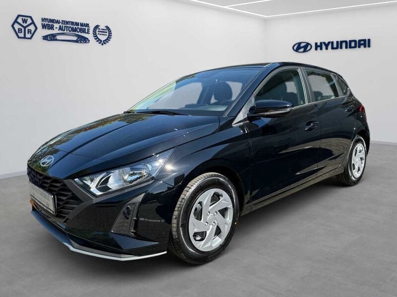 Phantom black Neu 2025 Hyundai i20 Select Limousine | 18.490 € (Fairer Preis) - Bild 1/3