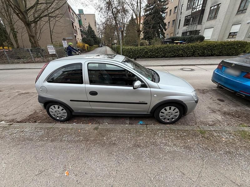 Gebraucht Opel Corsa 75 PS (55 kW) 2004 Silber Kleinwagen