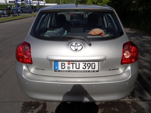 Gebraucht Toyota Auris Team 97 PS (71 kW) 2008 Silber metallic Limousine
