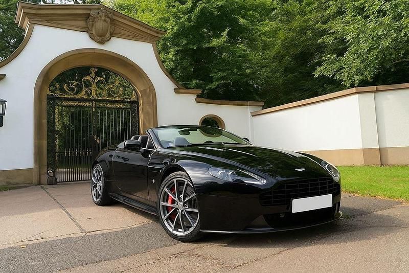 Schwarz Gebraucht 2015 Aston Martin V8 Vantage Coupé | 96.995 € - Bild 1/4