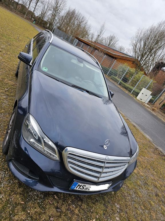 Blau Gebraucht 2014 Mercedes E200 Kombi | 16.000 € (Etwas zu teuer) - Bild 1/4