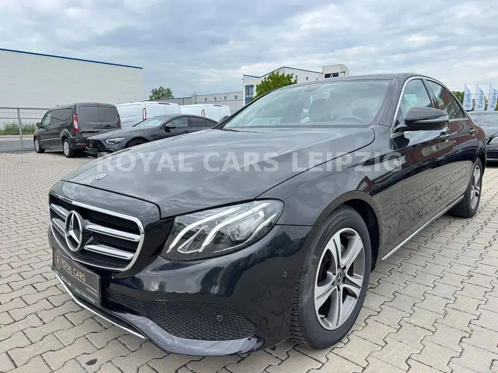 Gebraucht Mercedes E220 194 PS (142 kW) 2018 Schwarz Limousine