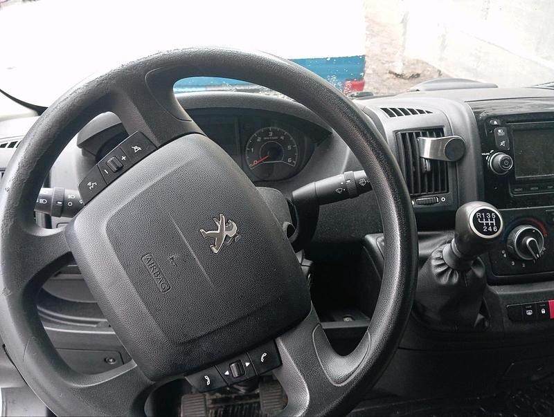 Gebraucht Peugeot Boxer 140 PS (102 kW) 2015 Weiß Van