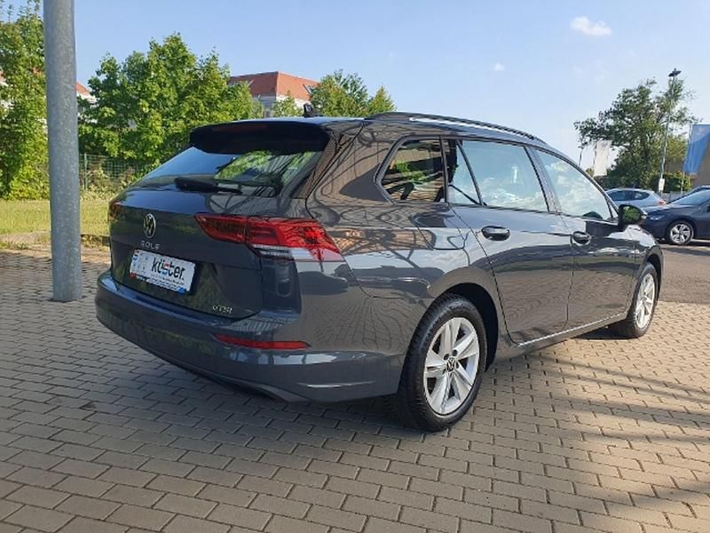 Gebraucht VW Golf VIII Life 131 PS (96 kW) 2023 Grau Kombi