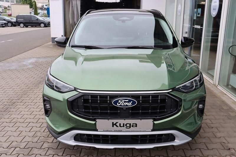 Neu Ford Kuga ST-Line X 182 PS (133 kW) 2025 Grün SUV