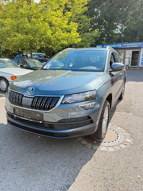Grau Gebraucht 2020 Skoda Karoq Ambition SUV | 23.000 € (Guter Preis) - Bild 1/4
