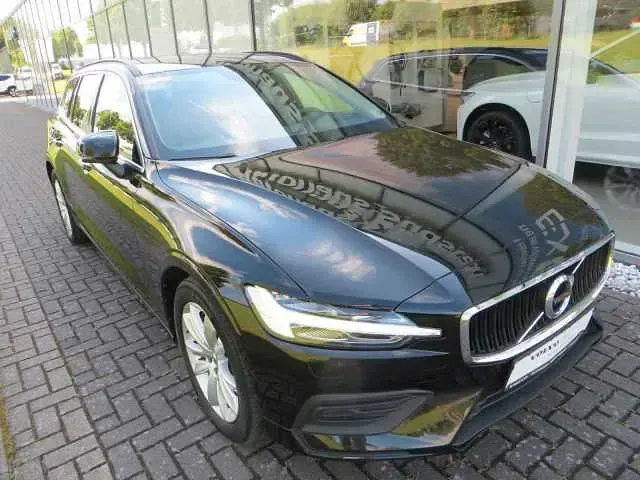 Gebraucht Volvo V60 145 PS (106 kW) 2021 Kombi
