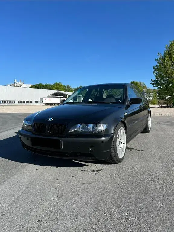 Używany BMW 320 150 KM (110 kW) 2002 Czarny Sedan/Limuzyna