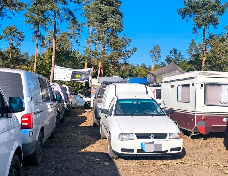 Weiß Gebraucht 2002 VW Caddy Van / Kleinbus | 1.899 € (Guter Preis) - Bild 1/4