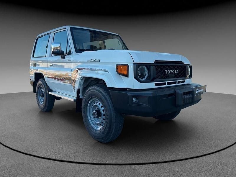 Neu Toyota Land Cruiser 204 PS (150 kW) 2025 Beige SUV