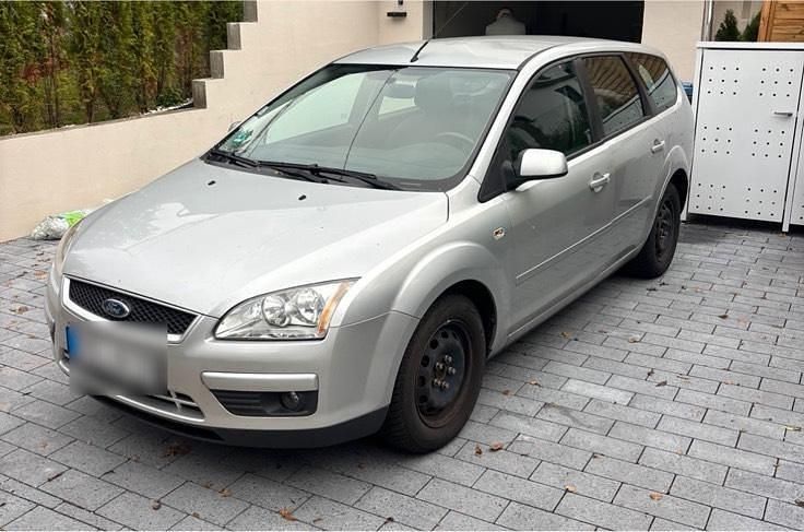 Silber Gebraucht 2007 Ford Focus Kombi | 3.000 € - Bild 1/4