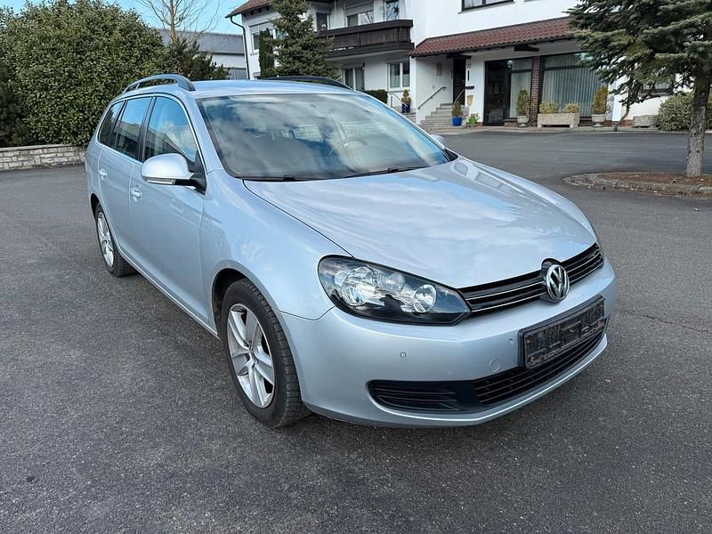 Gebraucht VW Golf VI 105 PS (77 kW) 2010 Silber Kleinwagen