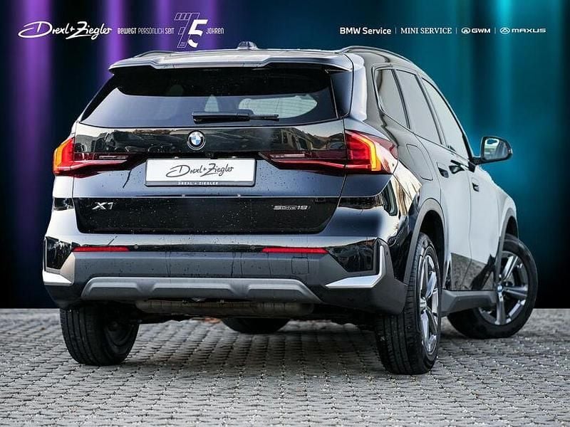 Gebraucht BMW X1 Shadowline 136 PS (100 kW) 2025 Saphirschwarzmetallic SUV