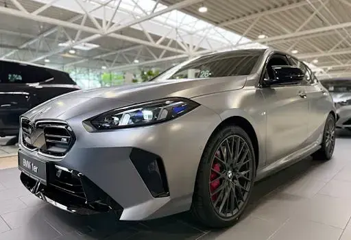 Neu BMW M135 Shadowline 300 PS (220 kW) 2026 Grau Kleinwagen