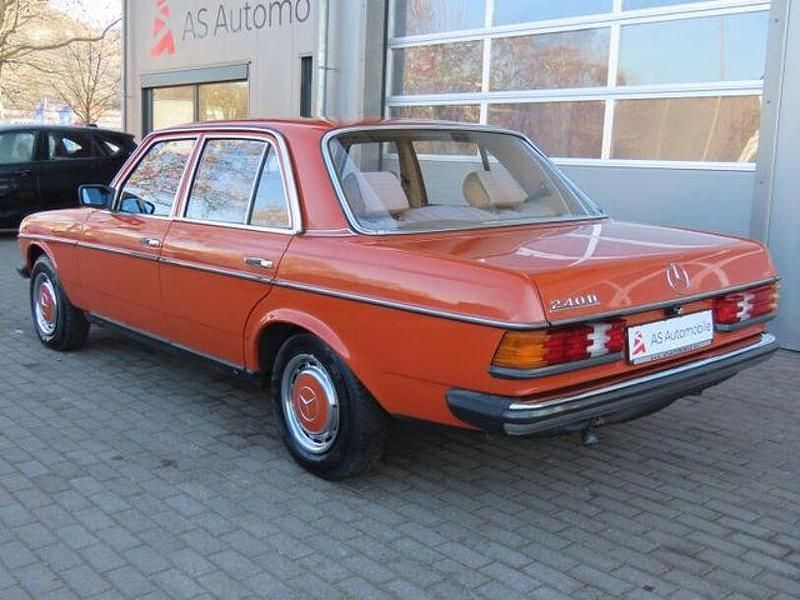 Gebraucht Mercedes 240 72 PS (52 kW) 1979 Orange Limousine