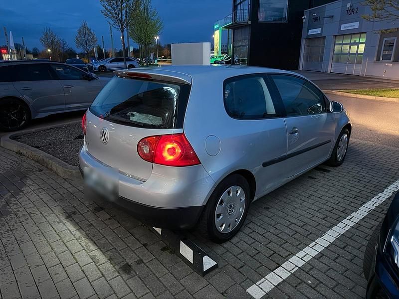 Gebraucht VW Golf 115 PS (84 kW) 2004 Silber Coupé