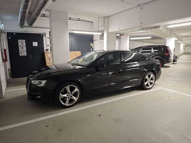 Schwarz Gebraucht 2015 Audi A5 Comfort Limousine | 14.300 € - Bild 1/4