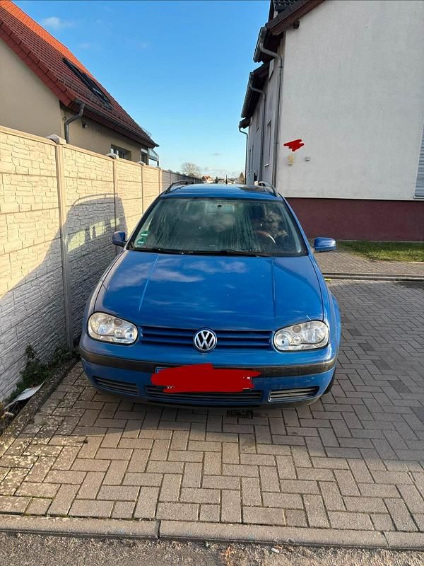 Blau Gebraucht 2001 VW Golf IV Kombi | 1.200 € (Fairer Preis) - Bild 1/4