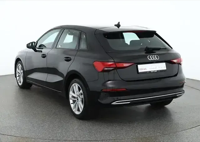Używany Audi A3 Advanced 150 KM (110 kW) 2022 Czarny Sedan/Limuzyna