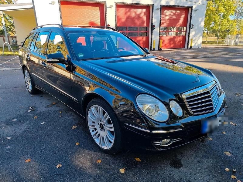 Gebraucht Mercedes E220 170 PS (125 kW) 2009 Schwarz Kombi